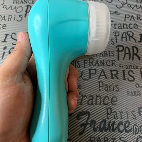 clarisonic mia 2 in tiffany blue color - Picture 5 of 7